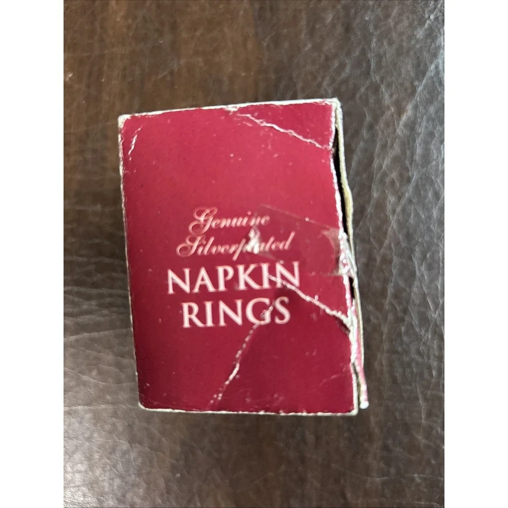 Set of 4 Genuine Silverplated‎ Napkin Rings - NEW Unopen Box In Original Wrappin
